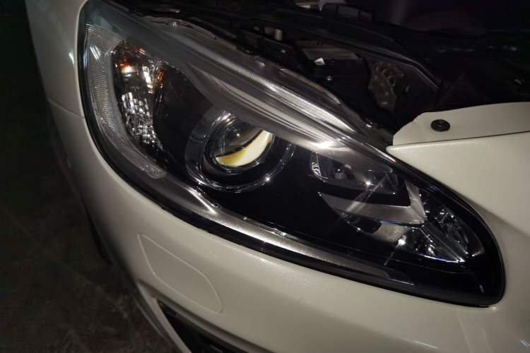 Used Volvo V60 2015 T5 Zhiya Edition Right Front Headlight