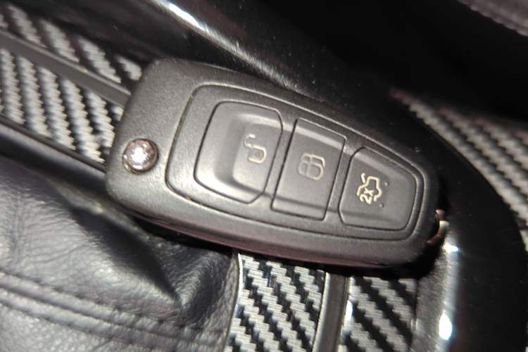 Used Ford Focus 2017 Hatchback EcoBoost 180 Automatic Elite Model Interior 1