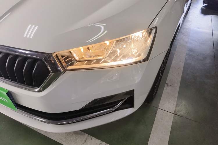 Used Skoda Rapid Spaceback 2020 1.5L Automatic Comfort Edition Left Front Headlight