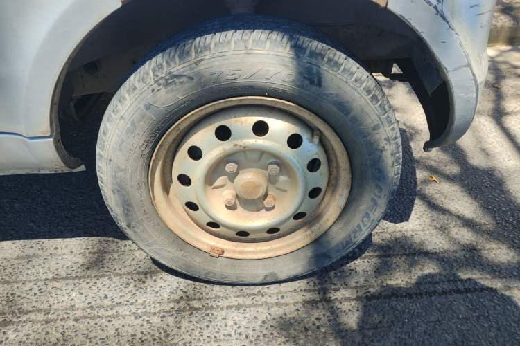 Used Wuling Rongguang 2011 1.2L Base Version
