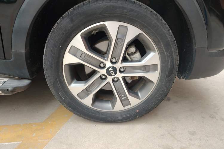 Used Kia Sportage R 2019 2.0L Automatic Smart Luxury Edition Right Front Wheel Hub
