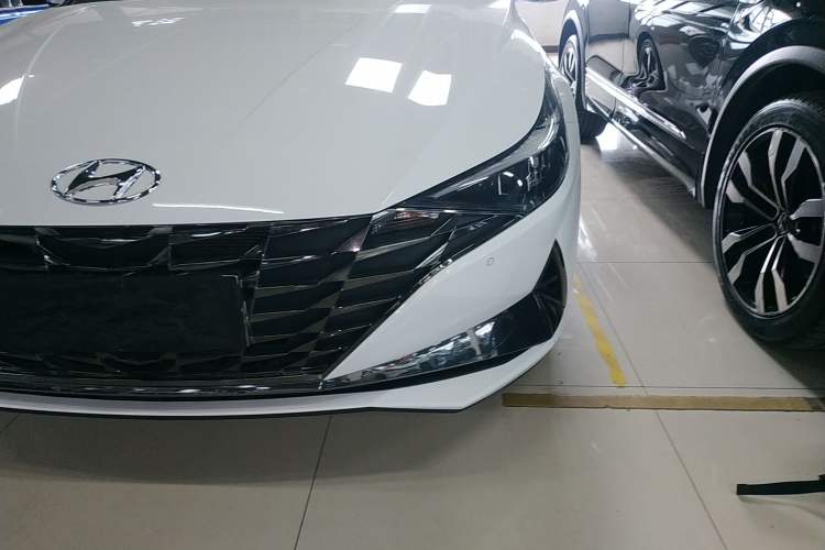 Used Hyundai Elantra 2021 1.5L CVT GLX Elite Edition Left Front Headlight