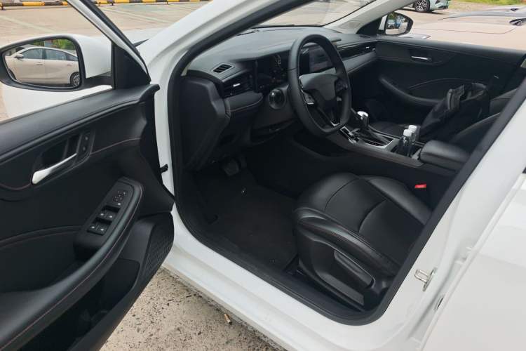 Used Roewe i5 2023 1.5L CVT Luxury Edition Driver Seat