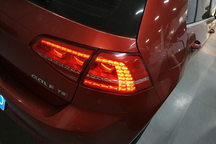 Used Volkswagen Golf 2015 1.4TSI Automatic Comfort Model Right Rear Taillight