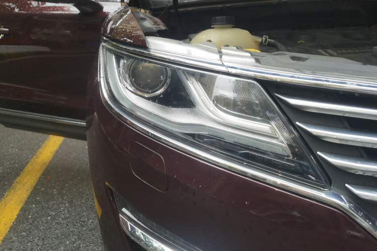 Used Lincoln MKC 2017 2.0T Two-Wheel Drive Deluxe Edition
