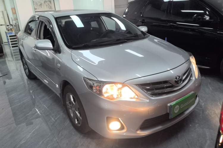 Used Toyota Corolla 2012 Luxurious Edition 1.8L CVT GL-i
