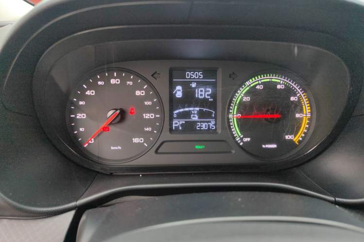 Used Roewe Clever 2021 302 km New Four-Seater Super-Efficient Version
