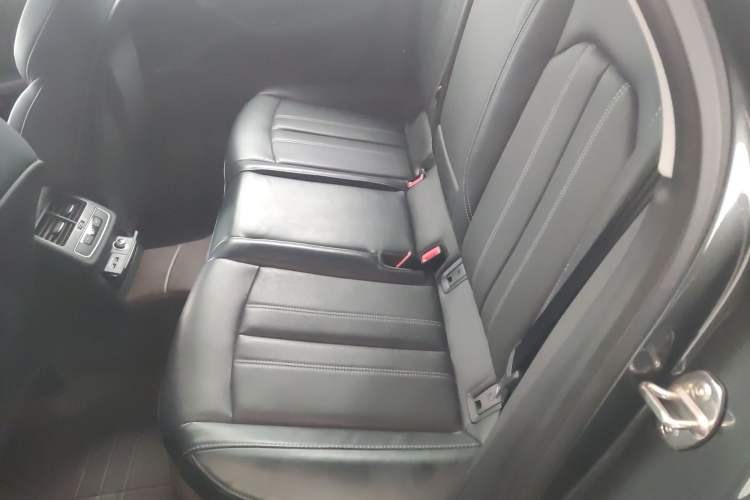 Used Audi A4L 2024 40 TFSI Fashion Dynamic Model