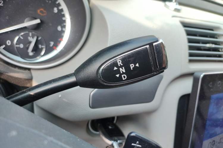 Used Mercedes-Benz R-Class 2011 R 300 L Business Model