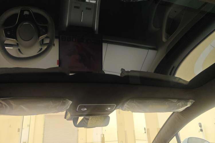 Used Hima Luxeed S7 2025 705 km Max
