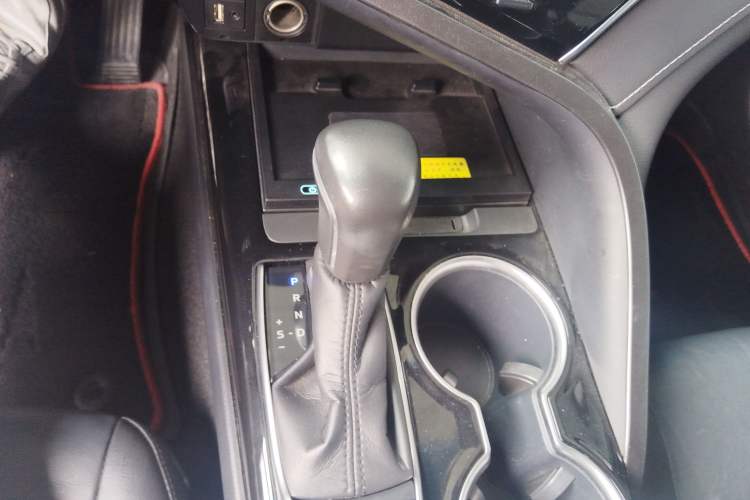 Used Toyota Camry 2018 2.5S Fēngshàng Edition Gear Lever