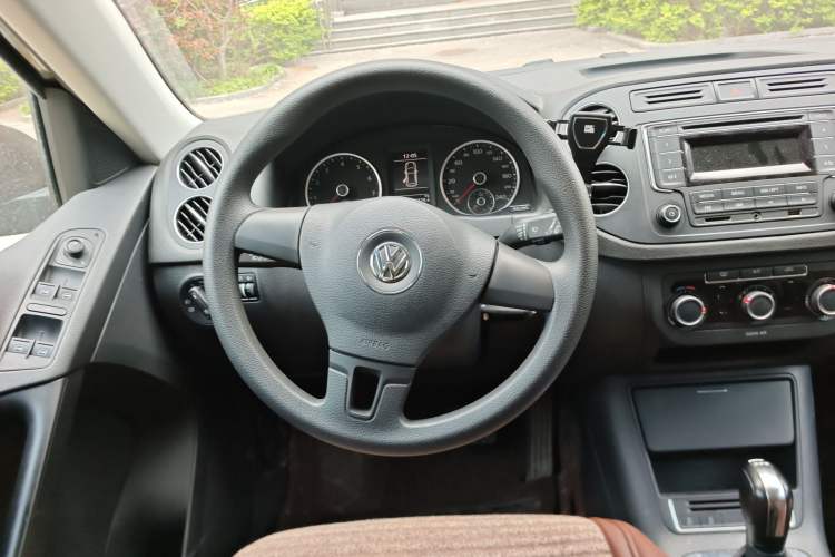 Used Volkswagen Tiguan 2016 280TSI Automatic Two-Wheel-Drive Silk Road Style Edition Steering Wheel