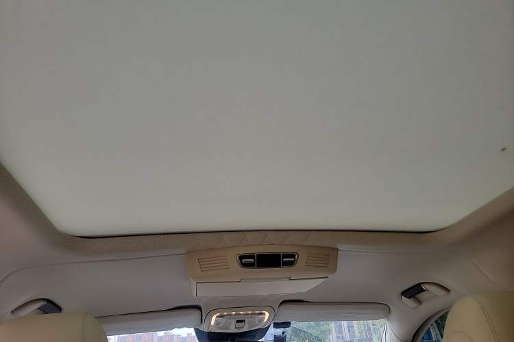 Used Mercedes-Benz V-Class 2020 V 260 Avantgarde Edition Headliner