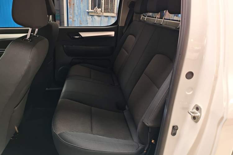 Used JAC Group T6 2022 2.0T Diesel Two-Wheel Drive Engineering Version with Long Wheelbase Left Rear Seat