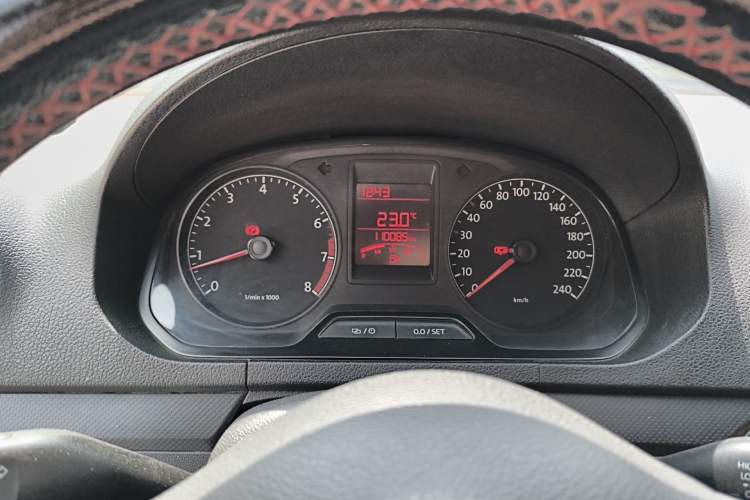 Used Volkswagen Jetta 2015 1.6L Manual Fashion Edition Instrument Cluster