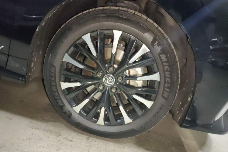 Used Toyota Alphard 2024 Dual-Engine 2.5L Deluxe Edition Right Front Wheel Hub