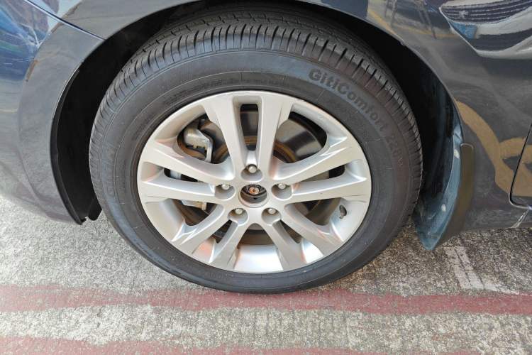 Used Kia Carens 2013 2.0L 7-Seater Automatic Luxury Version China IV Standard
