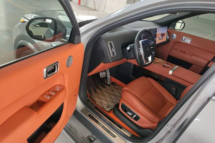 Used Li Auto L8 2023 Pro Model
