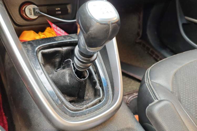 Used Baojun 510 2017 1.5L Manual Fashion Model
