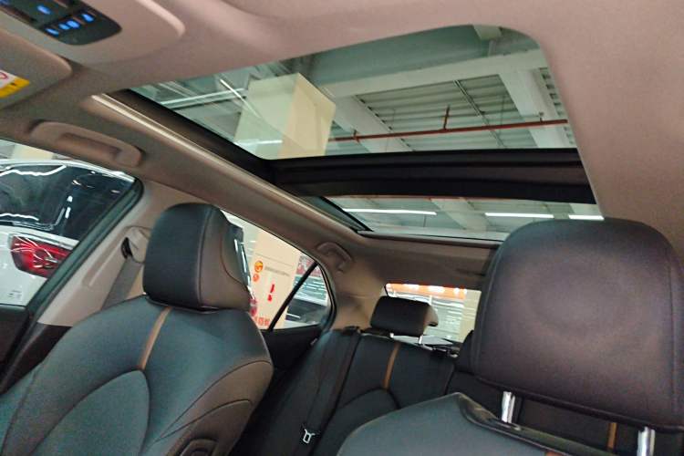 Used Toyota Camry 2018 2.5G Luxury Edition
