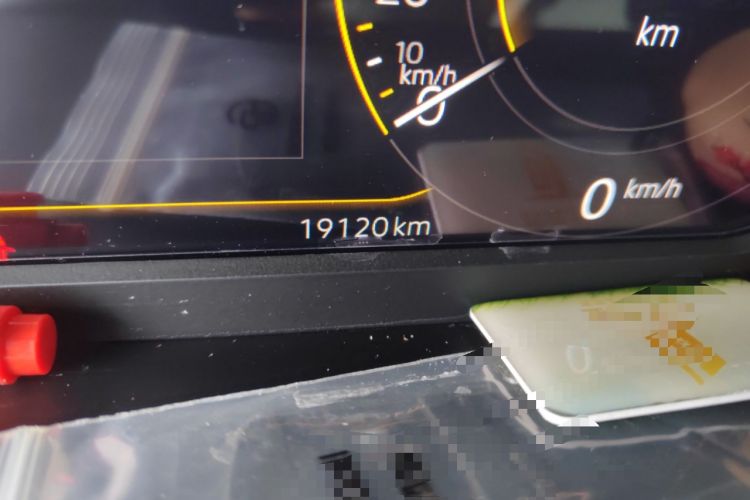 Used Volkswagen Tharu 2023 300TSI Two-Wheel-Drive Full Moon Edition Odometer Close Up