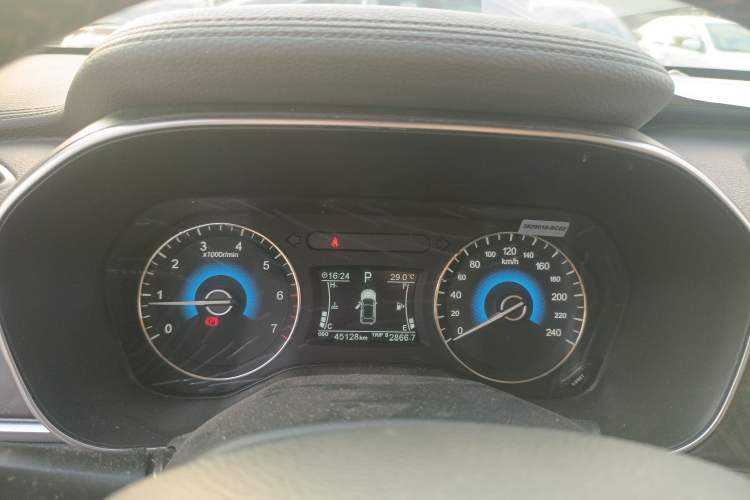 Used Dongfeng Fengon 580 2017 1.5T CVT Smart Connectivity Model
