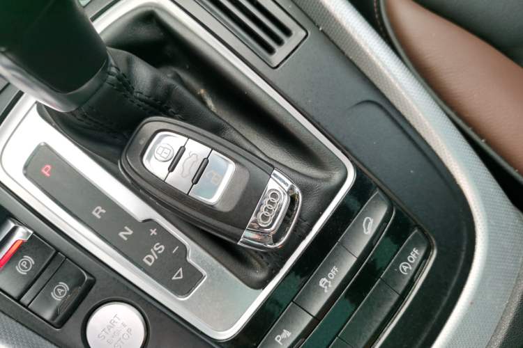 Used Audi Q5 2017 40 TFSI Technology Edition Vehicle Key