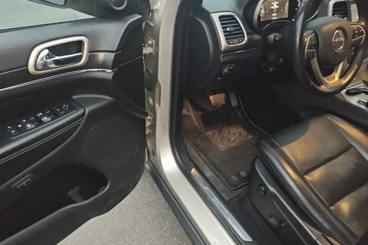 Used Jeep Grand Cherokee 2014 3.6L Elite Navigation Edition