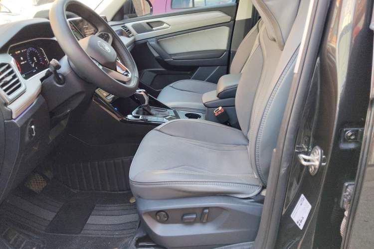 Used Volkswagen Tayron 2023 330TSI Two-Wheel-Drive R-Line High-Energy Version
