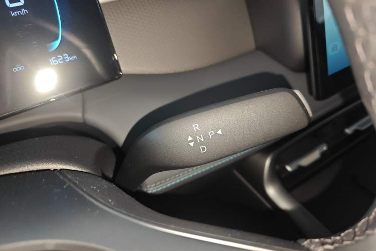Used BYD Qin PLUS  Gear Lever