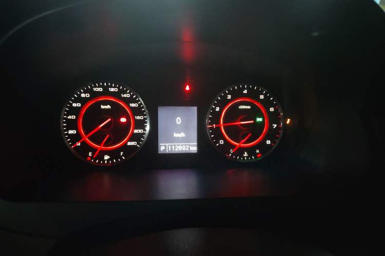 Used SAIC MAXUS G10 2016 2.0T Automatic Luxury Executive Edition Instrument Cluster