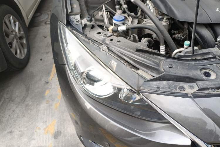 Used Mazda Mazda 3 Axela 2014 Sedan 1.5L Manual Comfort Model
