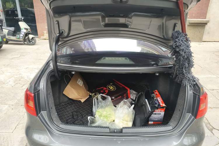 Used Volkswagen Sagitar 2012 1.4TSI Automatic Luxury Edition Trunk