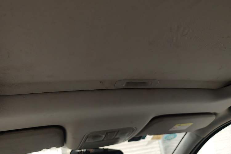 Used CHANGAN KAICHENG Oushang A600 2016 1.5L Manual Luxury 7-Seater Headliner