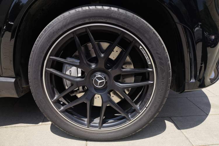 Used Mercedes-Benz GLE AMG 2023 AMG GLE 53 4MATIC+ Right Front Wheel Hub