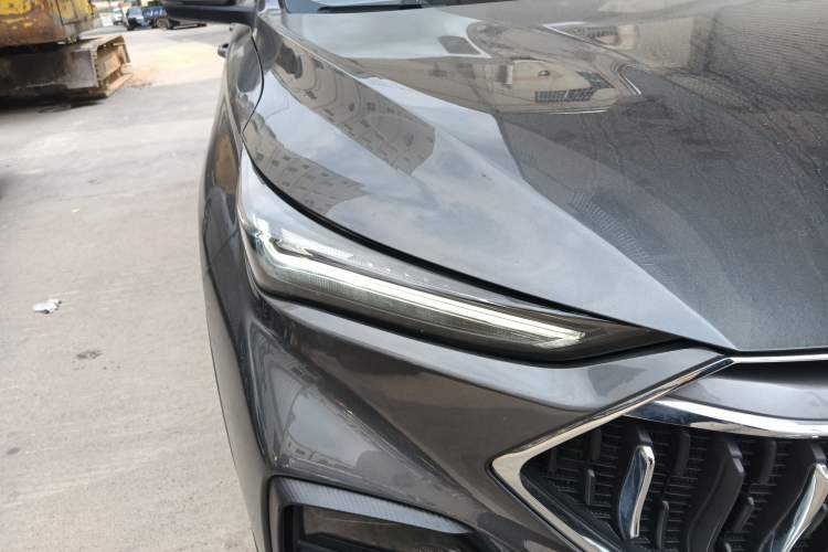 Used CHANGAN OSHAN X5 2022 Sport Edition 1.5T DCT Cyclone Assault Right Front Headlight