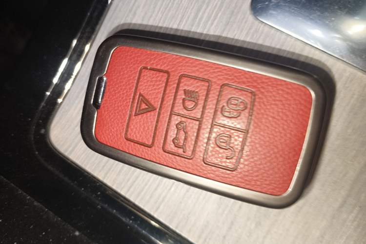 Used Land Rover Range Rover Evoque 2021 Range Rover Velar 249 PS R-Dynamic S Performance Edition