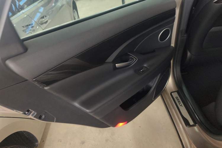 Used Geely Auto Emgrand GT 2015 1.8T Luxury Model Left Rear Door Interior