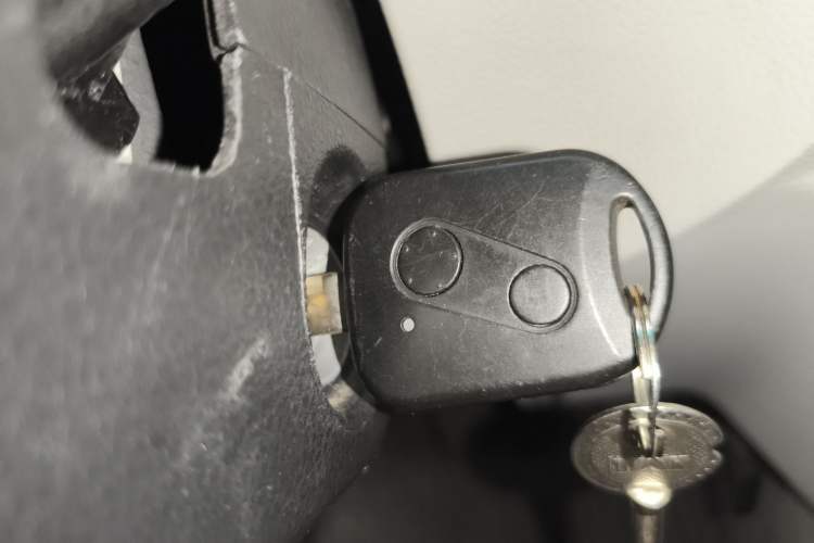 Used Jinbei Hiace X30 2021 1.5L Deluxe Edition Aluminum Wheels Two-Tone Design Central Air Conditioning MP5 Version Van China VI Standard SWC15M