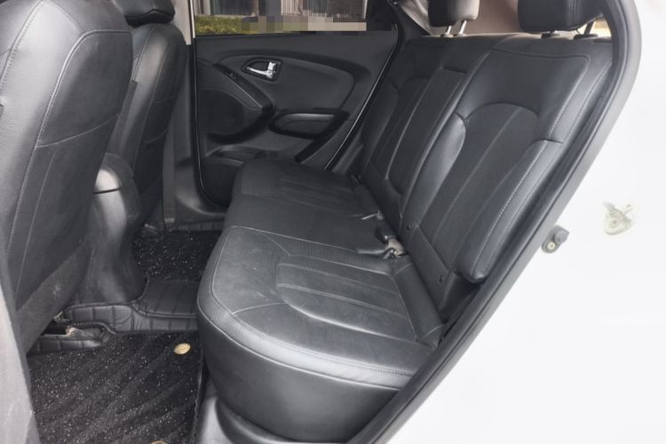 Used Hyundai ix35 2015 2.0L Automatic 2WD Smart Version China V Standard
