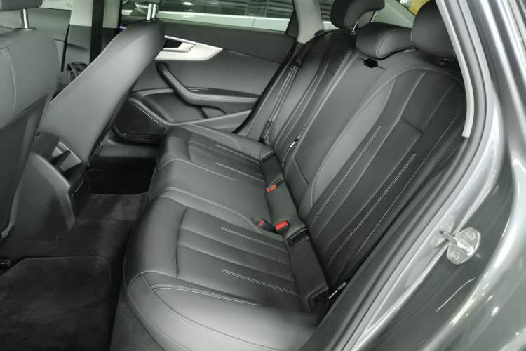 Used Audi A4L 2020 40 TFSI Fashionable and Elegant Model