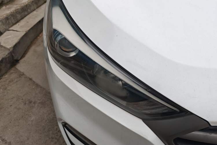 Used Hyundai Tucson 2015 1.6T Dual-Clutch Two-Wheel-Drive Smart Model Right Front Headlight