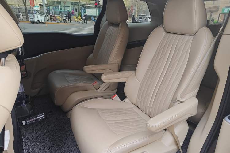 Used Buick GL8 2023 Land Executive Class 652T Smart Luxury Model
