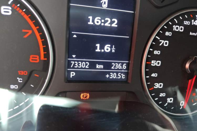 Used Audi A3 2020 Restyled Sportback 35 TFSI Entry-Level China VI Emission Standard Odometer Close Up