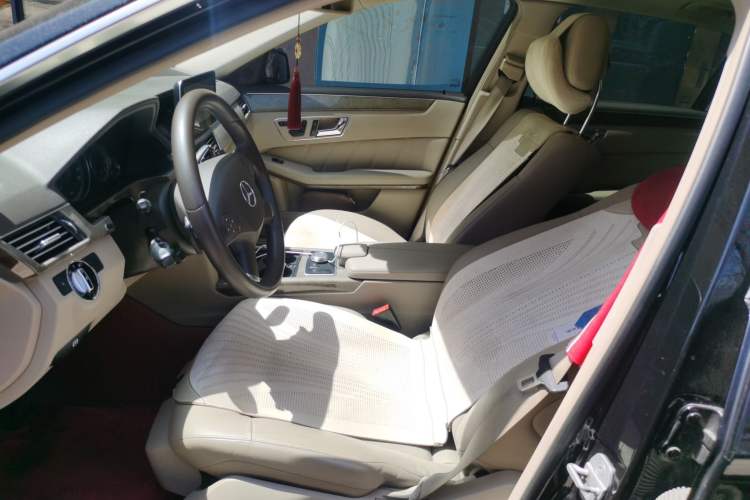 Used Mercedes-Benz E-Class 2009 E 300 Elegant Model
