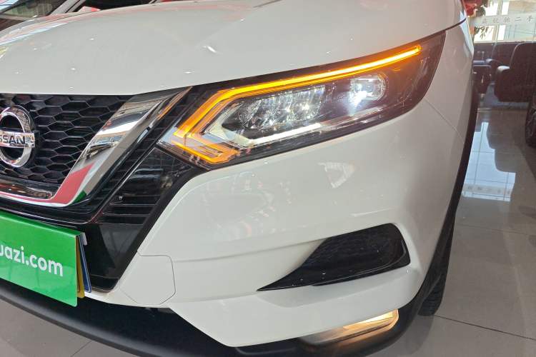 Used Nissan Qashqai 2019 2.0L CVT Luxury Edition Left Front Headlight