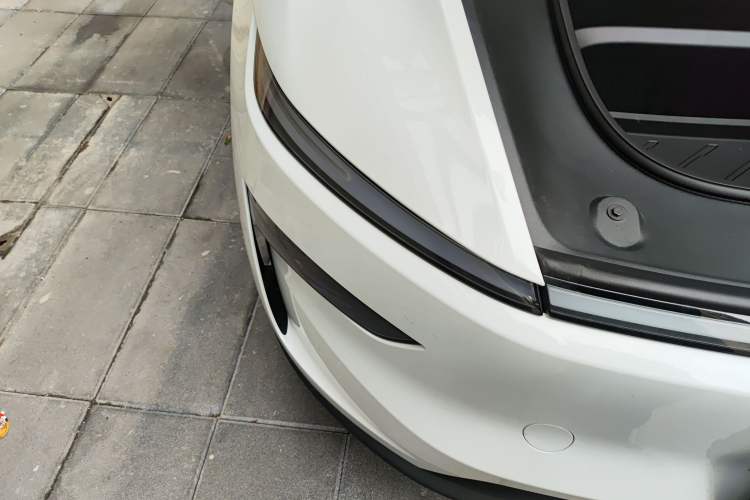 Used Tesla Model Y 2025 Rear-Wheel-Drive Version
