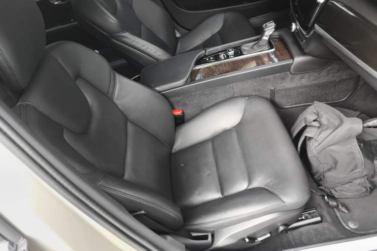 Used Volvo S90 2018 T5 Zhiyuan Edition
