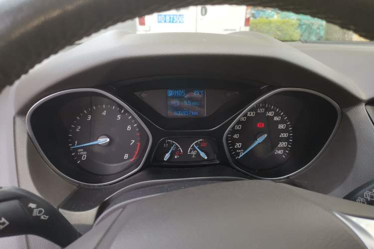 Used Ford Focus 2012 Hatchback 1.6L Automatic Fashion Edition
