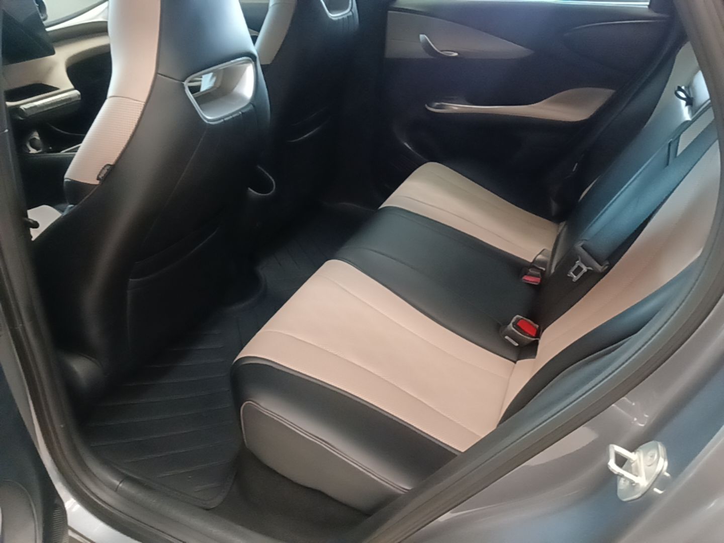 BYD Dolphin 2023 420 km Fashion Edition — снимка 20